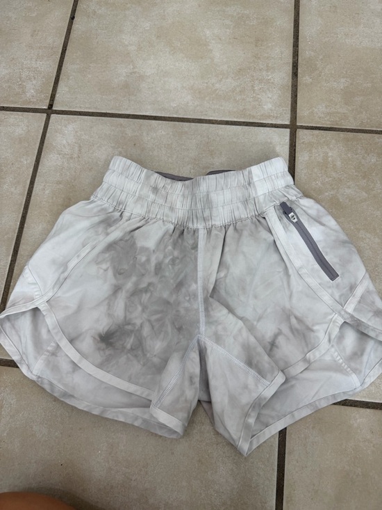 Pants - Lululemon Tracker Short V